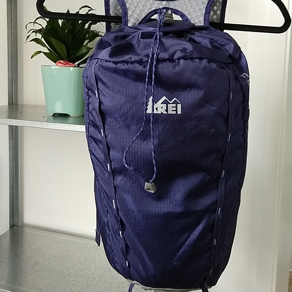 REI Flash 18 day pack